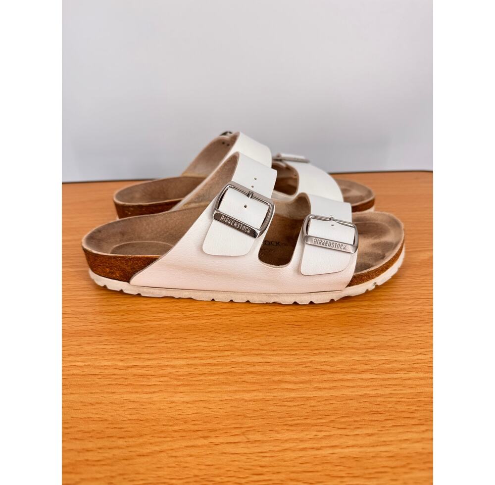 Birkenstock Arizona sandals women's 38 leather white double strap slip on narrow